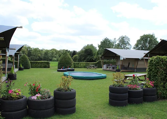 Tente de luxe Safaritent Met Privé Sanitair Nistelrode